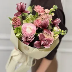 Букет квітів «Spring Whisper»