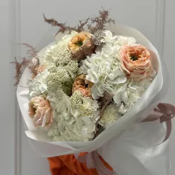 Букет квітів «Tender Frost»