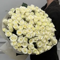 101 белая роза Beluga 50 см
