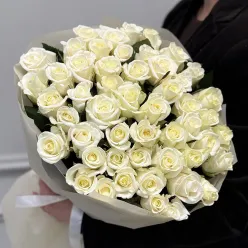 51 белая роза Beluga 50 см