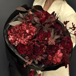 Букет квітів «Red Eclipse»