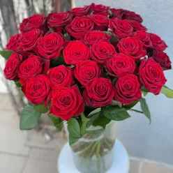 Червона троянда Гран Прі 60 см