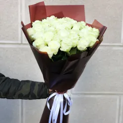 31 біла троянда 60 см