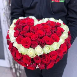 Композиція в коробці «Від серця до серця»