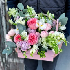 Композиція в дерев'яному ящику з екзотикою «Magic»