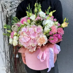 Квіти в шляпній коробці «Королева літа»