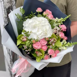 Авторський букет квітів «Alana»