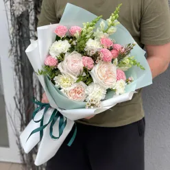 Авторський букет квітів «Lori»