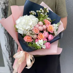 Авторський букет квітів «Rebecca»