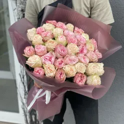 Букет з 35 голландських піоноподібних троянд мікс