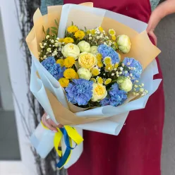 Авторський букет квітів «Незламна»