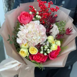 Авторський букет квітів «Vivian»