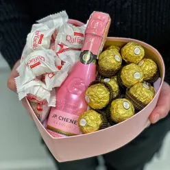 Святкова коробочка «All I need:)»