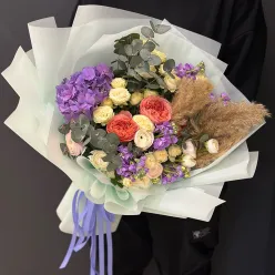 Авторський букет від флориста «Emma»