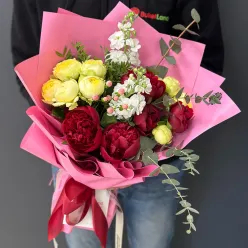 Авторський букет квітів «Lucy»