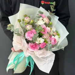 Авторський букет з ранункулюсами