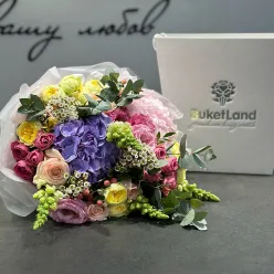 Авторський букет M1 | з аквабоксом у фірмовій коробці