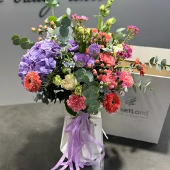 Авторський букет M2 | з аквабоксом у фірмовій коробці