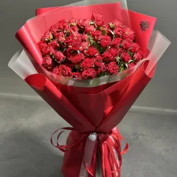 15 кенійських кущових троянд в асортименті