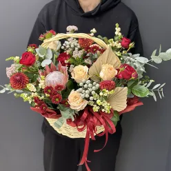 Композиція у кошику «Gothic Romance»