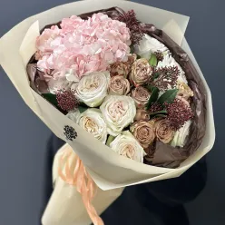 Авторський букет квітів «Lyra»