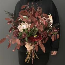 Авторський букет квітів «Burgundy Bliss»