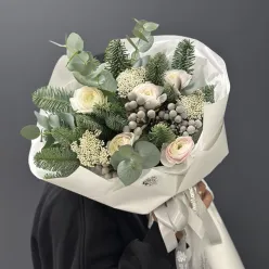 Зимовий букет «Icy Elegance»