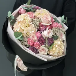 Букет квітів «Roseate»