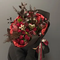 Букет квітів «Royal Flame»