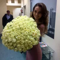 151 біла троянда Avalanche 60 см