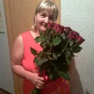 21 червона троянда 80 см