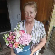 Квіти в капелюшній коробці «Ельфійська принцеса»