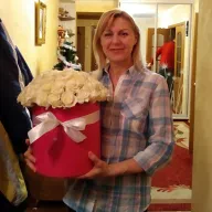 51 біла троянда в шляпній коробці