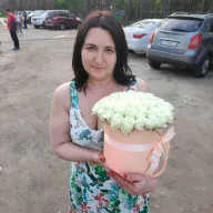 51 біла троянда в шляпній коробці