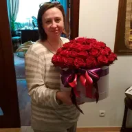 51 червона троянда в шляпній коробці