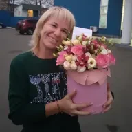 Квіти в шляпній коробці «Час любити»