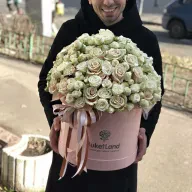 Квіти в шляпній коробці «Перевтілення»