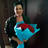 33 червоних троянд 50 см