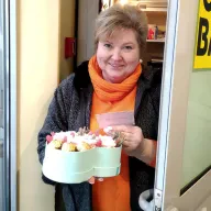 Серце з квітами і цукерками «Подих майбутнього»