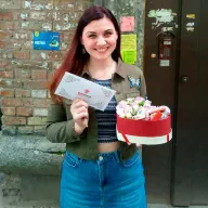 Коробка з квітами і солодощами у вигляді серця | розмір М