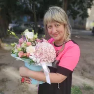 Квіти в шляпній коробці «First love»
