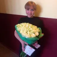 49 белых роз Лавина 60 см