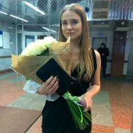 41 белая роза Лавина 60 см