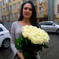 41 белая роза Лавина 60 см