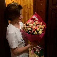 29 білих (бежевих) троянд спрей 60 см