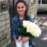 29 білих троянд Avalanche 60 см