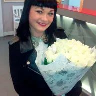 19 білих троянд Avalanche 60 см