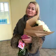 19 білих троянд Avalanche 60 см