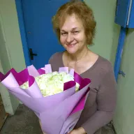 33 білих троянд 60 см