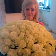 101 белая роза 70 см